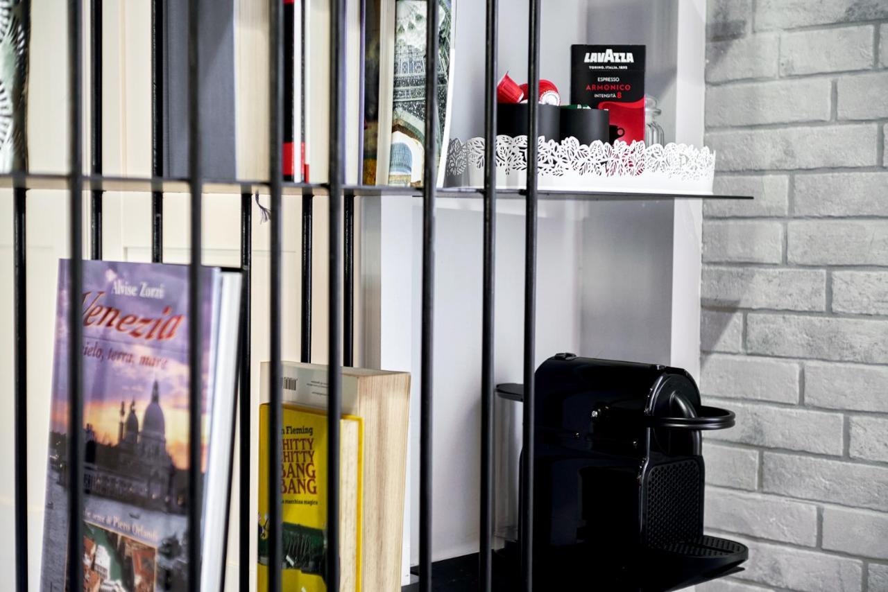 Chiclife Sarona Shenkin - Santa Caterina & Museum Apartment Bergamo Bagian luar foto